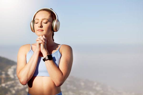 Top Meditation Music Tracks for Stress Relief and Mental Clarity